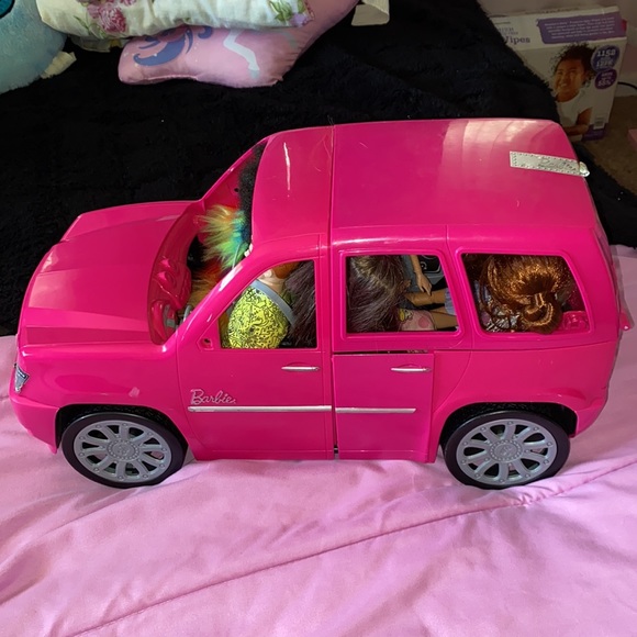 Mattel Toys Barbie Fashionistas Ultimate Expandable Limousine Suv